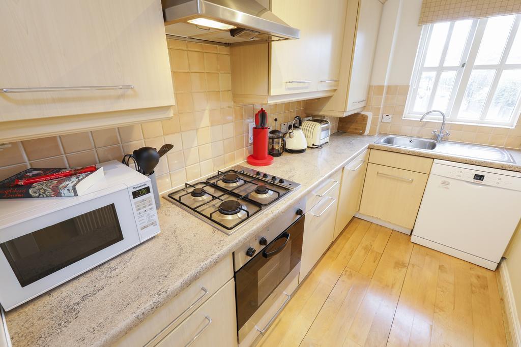 Beautiful Flat With Terrace Apartment ลอนดอน ภายนอก รูปภาพ